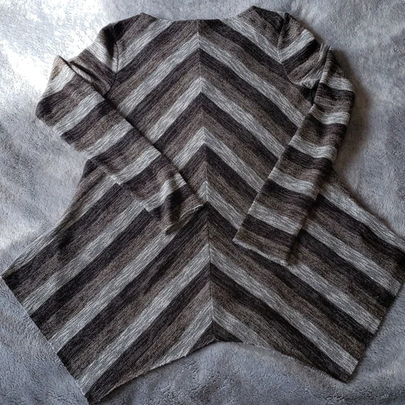 Knox Rose V Neck Sharkbite Hem Pullover Gray Brown Gold Stripe Sweater Small - Picture 6 of 8